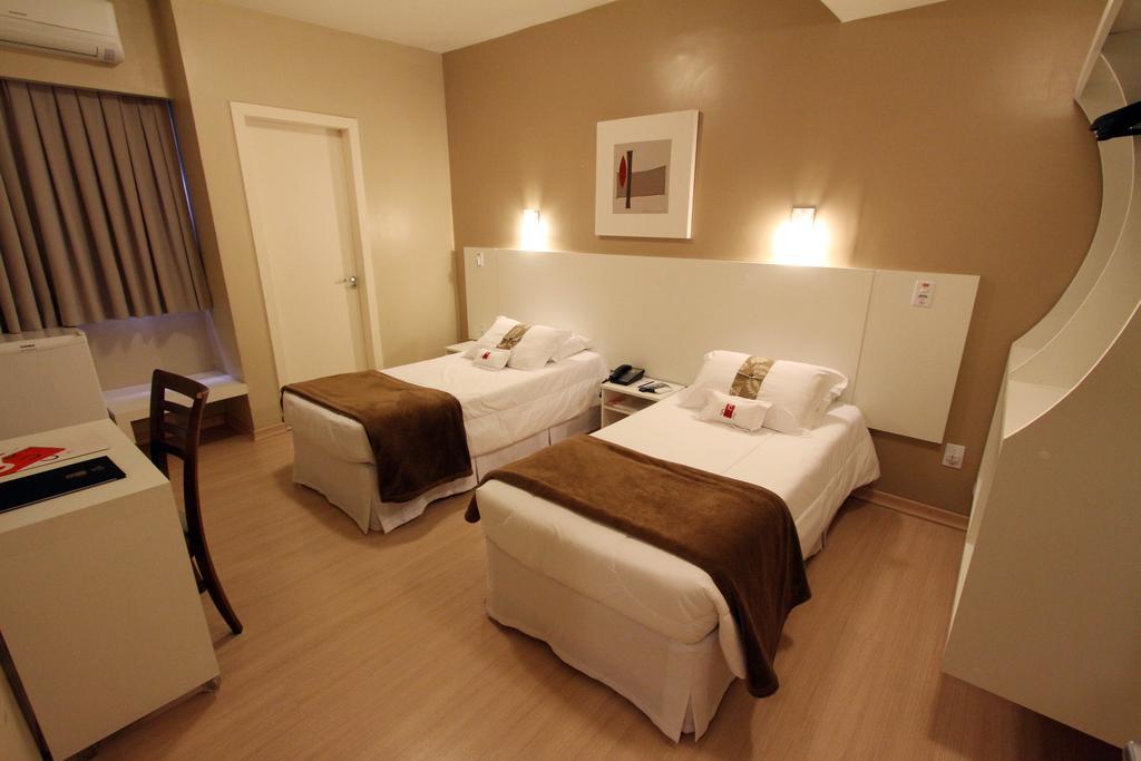 פלוטאס Hotel Curi Executive חדר תמונה